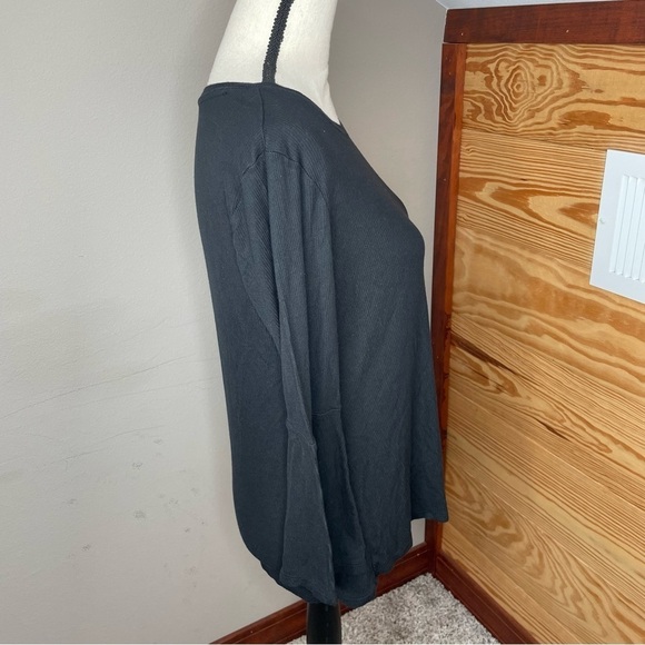 Old Navy Black Rib Knit Bell Sleeve Crewneck Top Shirt Medium - Picture 3 of 8